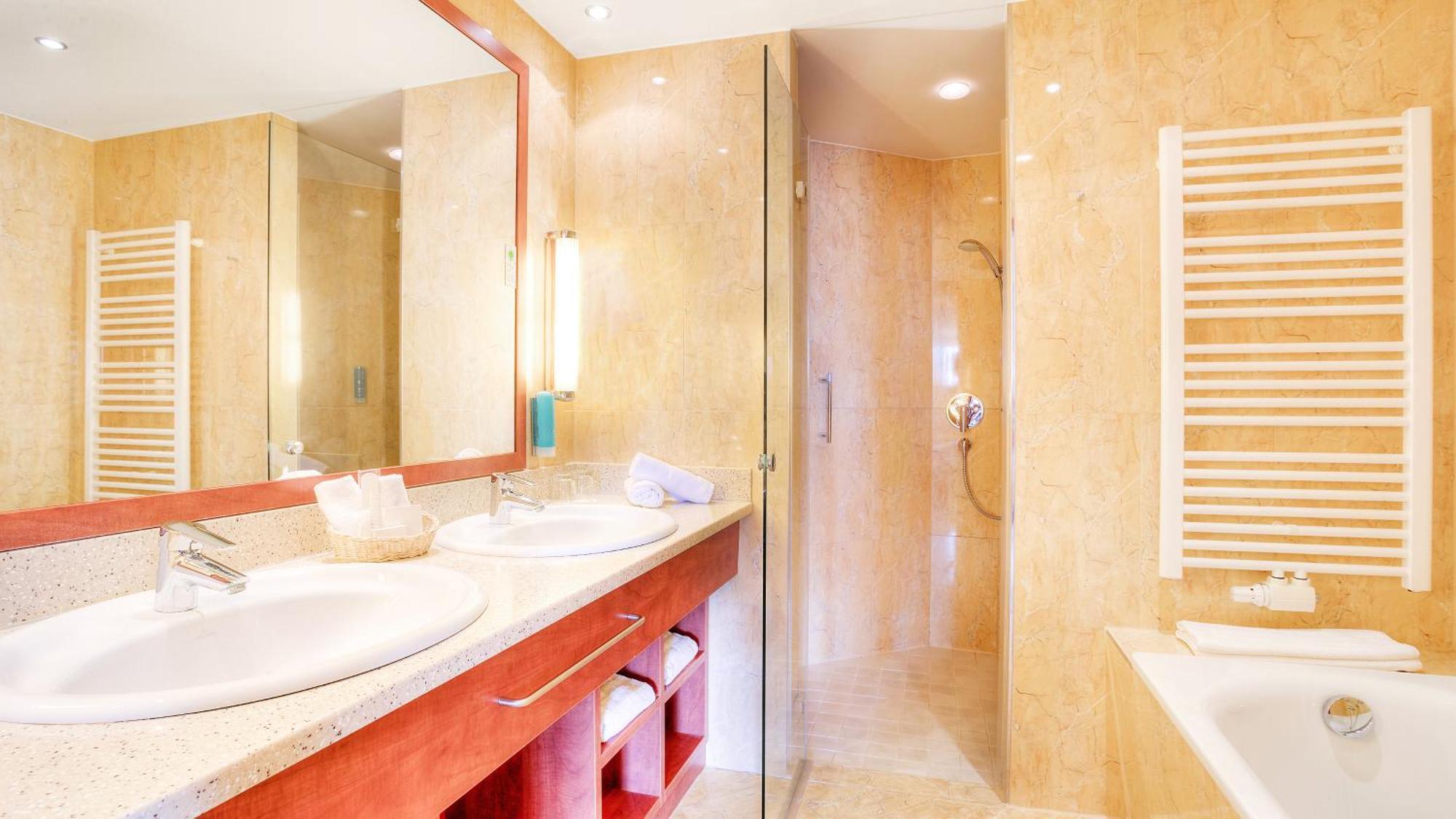 Hotel Zur Post - Ein Rovell Hotel Heringsdorf  Ngoại thất bức ảnh