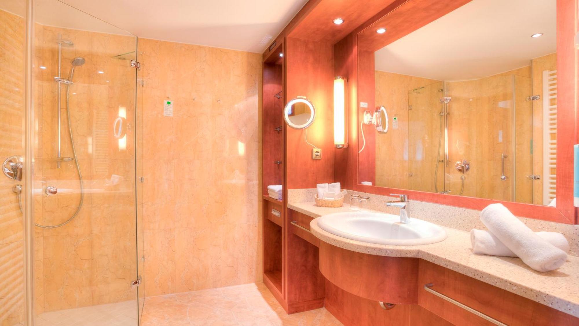 Hotel Zur Post - Ein Rovell Hotel Heringsdorf  Ngoại thất bức ảnh