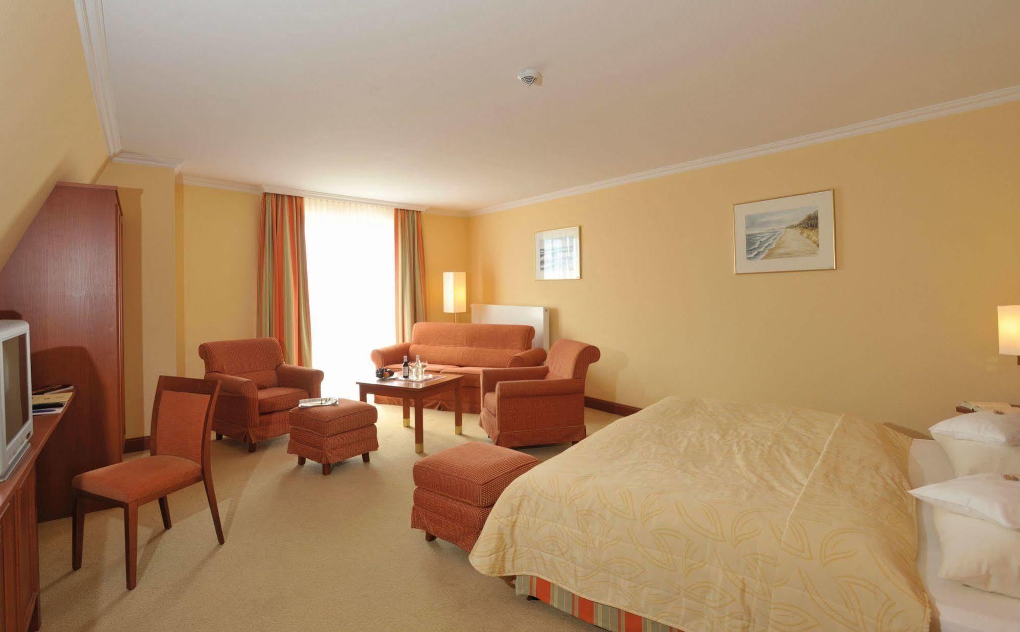 Hotel Zur Post - Ein Rovell Hotel Heringsdorf  Ngoại thất bức ảnh
