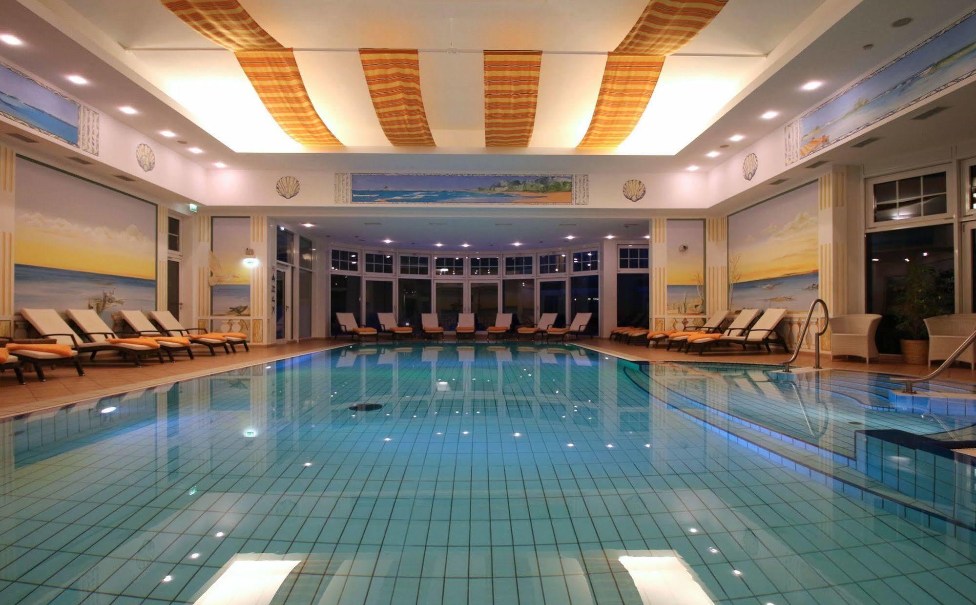 Hotel Zur Post - Ein Rovell Hotel Heringsdorf  Ngoại thất bức ảnh
