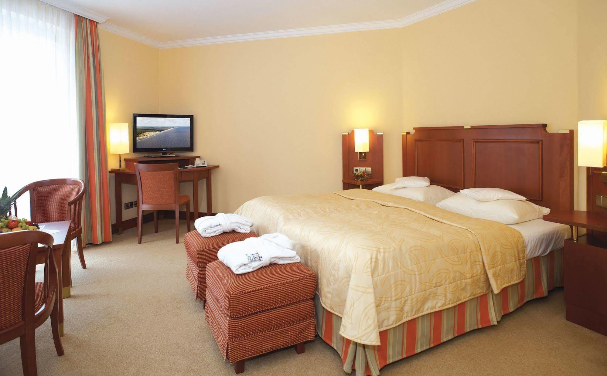 Hotel Zur Post - Ein Rovell Hotel Heringsdorf  Ngoại thất bức ảnh